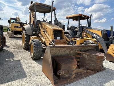 Ford 555E Backhoe