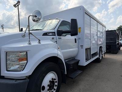 Ford F-650 Beverage Truck - 6.8L TRITON V10, Automatic
