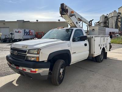 Chevrolet 3500 34 ft Boom / Bucket Truck - 2005 Versalift TEL29NE Aerial Lift, Automatic
