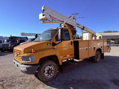 Chevrolet Kodiak C4500 37 ft Boom / Bucket Truck - 2008 VERSALIFT SST37I Aerial Lift, Automatic