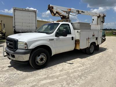 Ford F-350 33 ft Boom / Bucket Truck - 2006 ALTEC AA28D Aerial Lift, Automatic
