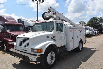 International 4700 35 ft Boom / Bucket Truck - 2000 Altec AT35G Aerial Lift, Automatic