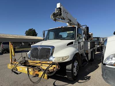 International DuraStar 4200 Boom / Bucket Truck - 2004 TEREX TL38P Aerial Lift, Automatic