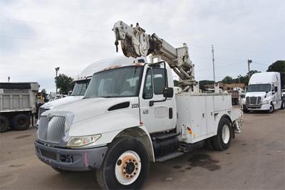 International DuraStar 4300 Boom / Bucket Truck - 2002 Simon-Telelect 92-42 Aerial Lift, 6 Spd