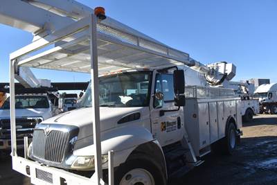International DuraStar 4300 55 ft Boom / Bucket Truck - 2004 ALTEC AA755L Aerial Lift, 6 Spd