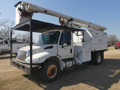 International DuraStar 4300 55 ft Boom / Bucket Truck - 2011 ALTEC LRV56 Aerial Lift, 6 Spd