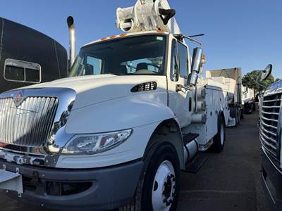 International DuraStar 4300 41 ft Boom / Bucket Truck - 2011 ALTEC TA41M Aerial Lift, Automatic