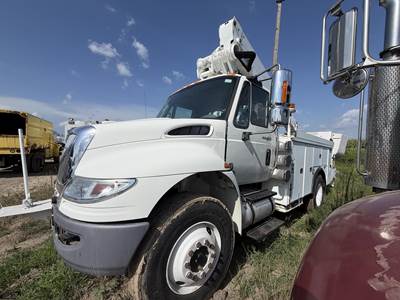 International DuraStar 4300 41 ft Boom / Bucket Truck - 2011 Altec TA41M Aerial Lift, Automatic