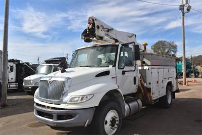 International DuraStar 4400 Boom / Bucket Truck - 2014 Terex TL38P Aerial Lift, Automatic
