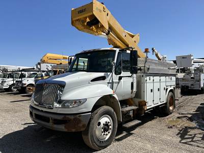 International DuraStar 4400 50 ft Boom / Bucket Truck - 2010 Versalift VO50I Aerial Lift, Automatic