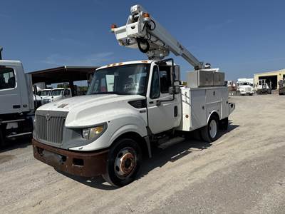 International TerraStar 35 ft Boom / Bucket Truck - 2012 ALTEC AT235P Aerial Lift, Automatic
