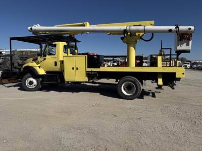 International WorkStar 7300 55 ft Boom / Bucket Truck - 2005 ALTEC LRV55 Aerial Lift, 6 Spd