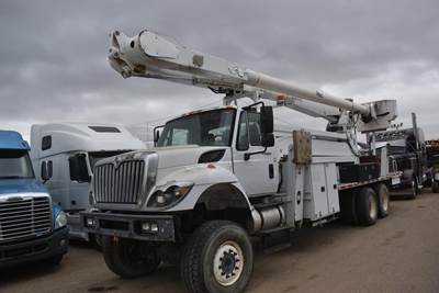 International WorkStar 7400 Boom / Bucket Truck - 2014 Altec AM900-E100 Aerial Lift, Automatic, Tandem Axle