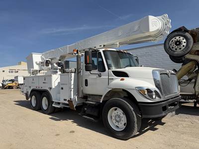 International WorkStar 7400 55 ft Boom / Bucket Truck - 2010 ALTEC AM55 Aerial Lift, Automatic, Tandem Axle