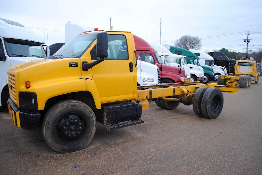 2003 Chevrolet Kodiak C7500 Single Axle Cab & Chassis Truck