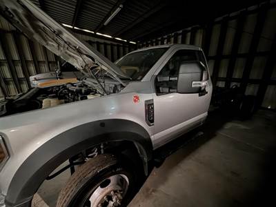 Ford F-550 Single Axle Cab & Chassis Truck - 6.8L, Automatic