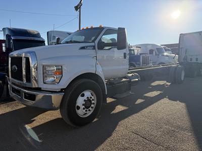 Ford F-650 Single Axle Cab & Chassis Truck - 7.3L, Automatic