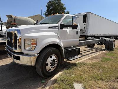 Ford F-750 Single Axle Cab & Chassis Truck - Automatic
