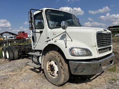 Freightliner M2 112 Tandem Axle Cab & Chassis Truck - Mercedes-Benz, 370HP, Automatic