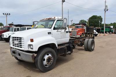 GMC TopKick C6500 Single Axle Cab & Chassis Truck - Caterpillar, 225HP, Automatic