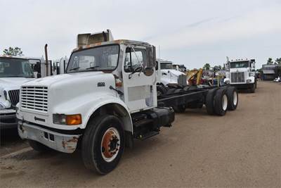 International 4900 Tandem Axle Cab & Chassis Truck - DT466, 220HP, Automatic