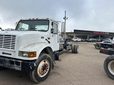 International 4900 Single Axle Cab & Chassis Truck - DT466, 230HP, 6+1 Speed Manual