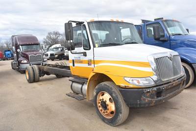 International DuraStar 4300 Single Axle Cab & Chassis Truck - DT466, 220HP, 6+1 Speed Manual