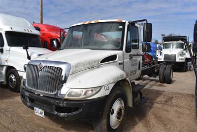 International DuraStar 4300 Single Axle Cab & Chassis Truck - MAXXFORCE DT, 230HP, Automatic