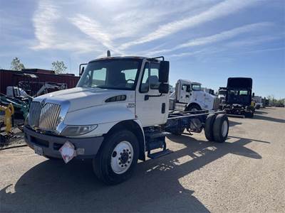 International DuraStar 4300 Single Axle Cab & Chassis Truck - MAXXFORCE DT, 230HP, Automatic