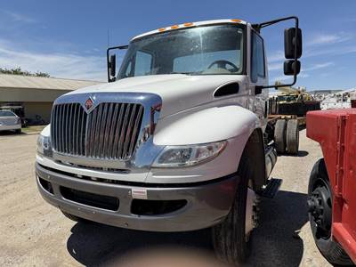 International DuraStar 4300 Single Axle Cab & Chassis Truck - Cummins, 240HP, Automatic