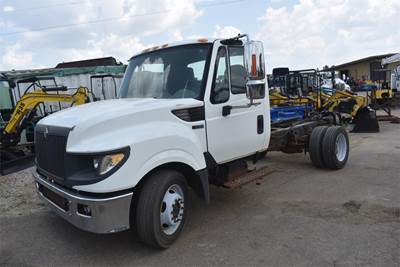 International TerraStar Single Axle Cab & Chassis Truck - MAXXFORCE 7, 220HP, Automatic