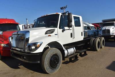 International WorkStar 7400 Tandem Axle Cab & Chassis Truck - 300HP, Automatic