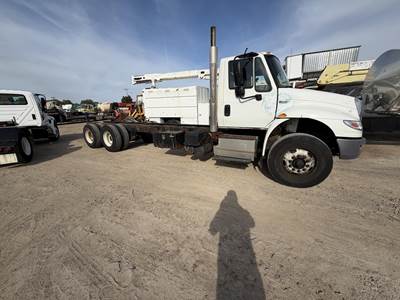 International WorkStar 7400 Tandem Axle Cab & Chassis Truck - N9, 300HP, Automatic