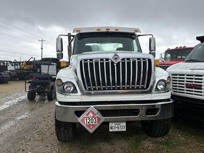 International WorkStar 7500 Tandem Axle Cab & Chassis Truck - 450HP, Automatic