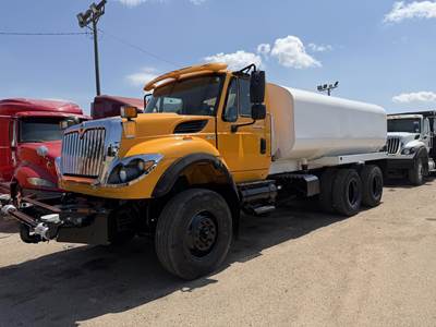 International WorkStar 7600 Tandem Axle Cab & Chassis Truck - MAXXFORCE 13, 450HP, 10 Speed Ultrashift Amt