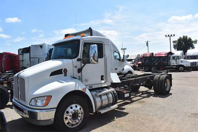 Kenworth T370 Single Axle Cab & Chassis Truck - Paccar, 325HP, Automatic