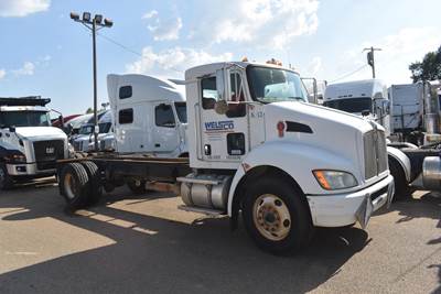 Kenworth T370 Single Axle Cab & Chassis Truck - Paccar, 260HP, Automatic