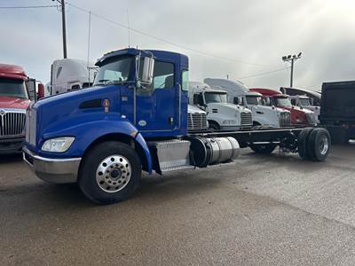 Kenworth T370 Single Axle Cab & Chassis Truck - Paccar, 330HP, Automatic