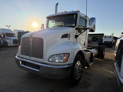 Kenworth T370 Single Axle Cab & Chassis Truck - Paccar, 240HP, Automatic