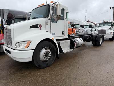 Kenworth T370 Single Axle Cab & Chassis Truck - Paccar, 250HP, Automatic
