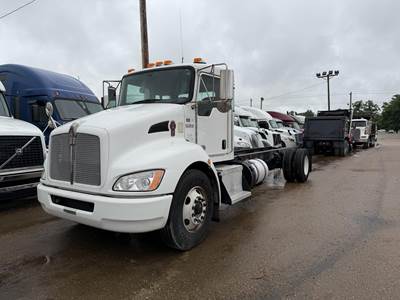 Kenworth T370 Single Axle Cab & Chassis Truck - Paccar, 250HP, Automatic