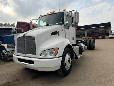 Kenworth T370 Single Axle Cab & Chassis Truck - Paccar, 250HP, Automatic