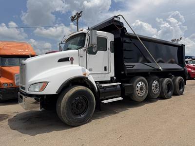 Kenworth T440 Tandem Axle Cab & Chassis Truck - Cummins, 350HP, Automatic