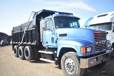 Mack CH613 Tri Axle Cab & Chassis Truck - E7, 427HP, 18 Speed Manual