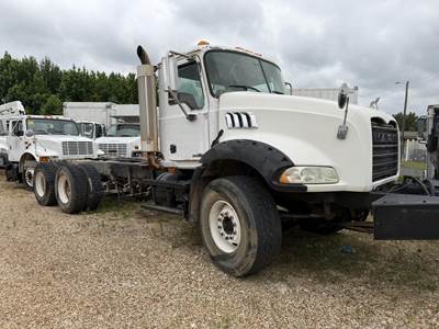 Mack Granite CT713 Tandem Axle Cab & Chassis Truck - 400HP, 10 Speed Manual