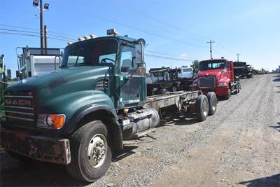 Mack Granite CV713 Tandem Axle Cab & Chassis Truck - AMI-370, 370HP, 18 Speed Manual