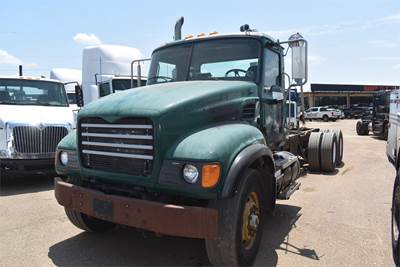 Mack Granite CV713 Tandem Axle Cab & Chassis Truck - 380HP, 8Ll Manual