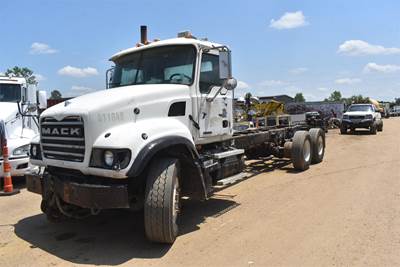 Mack Granite CV713 Tandem Axle Cab & Chassis Truck - 380HP, 10 Speed Manual