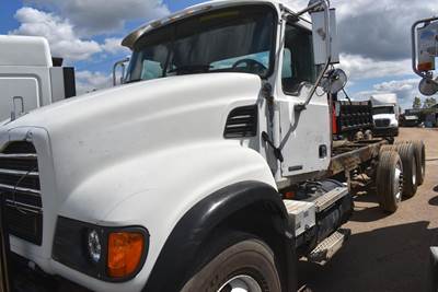 Mack Granite CV713 Tri Axle Cab & Chassis Truck - E7, 370HP, 9 Speed Manual