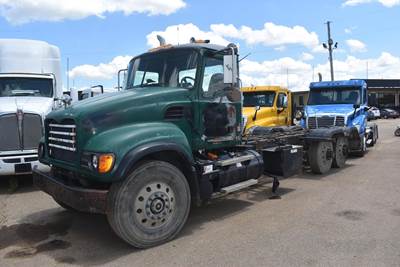 Mack Granite CV713 Tandem Axle Cab & Chassis Truck - 380HP, 8Ll Manual